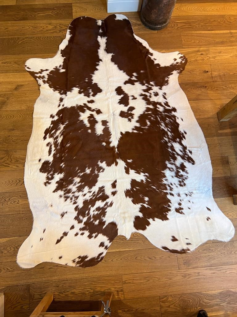 Cowhide Rug - Medium Brown & White