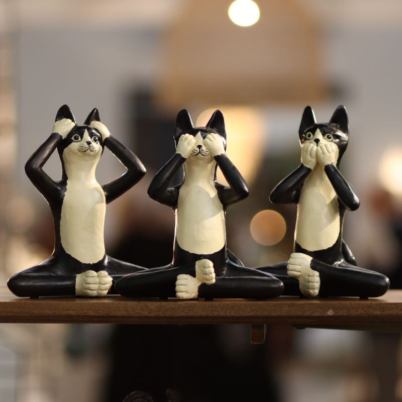 Three Wise Cats