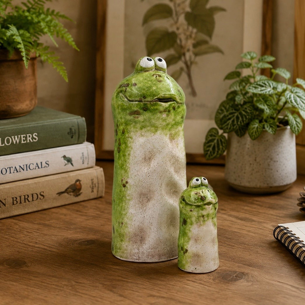 Flip & Flop Goggle Frogs Figures